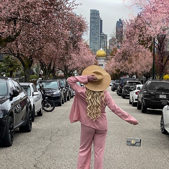 Meet your Posher, Eleni - Picture 3 of 8